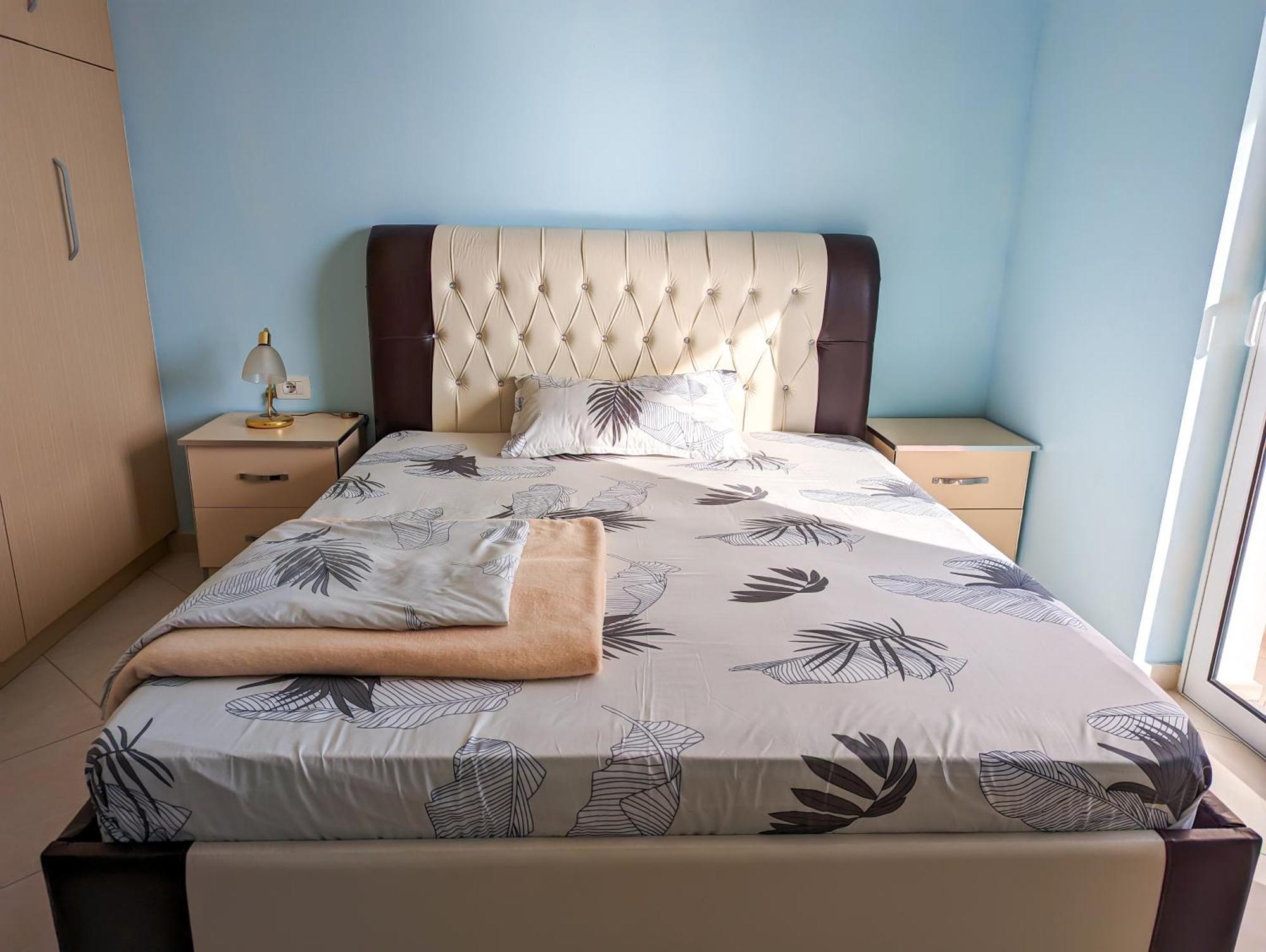 סרנדה Sarah'S Apartments - 5 Min Walk To Beaches & Boulevard - Big Balcony! מראה חיצוני תמונה