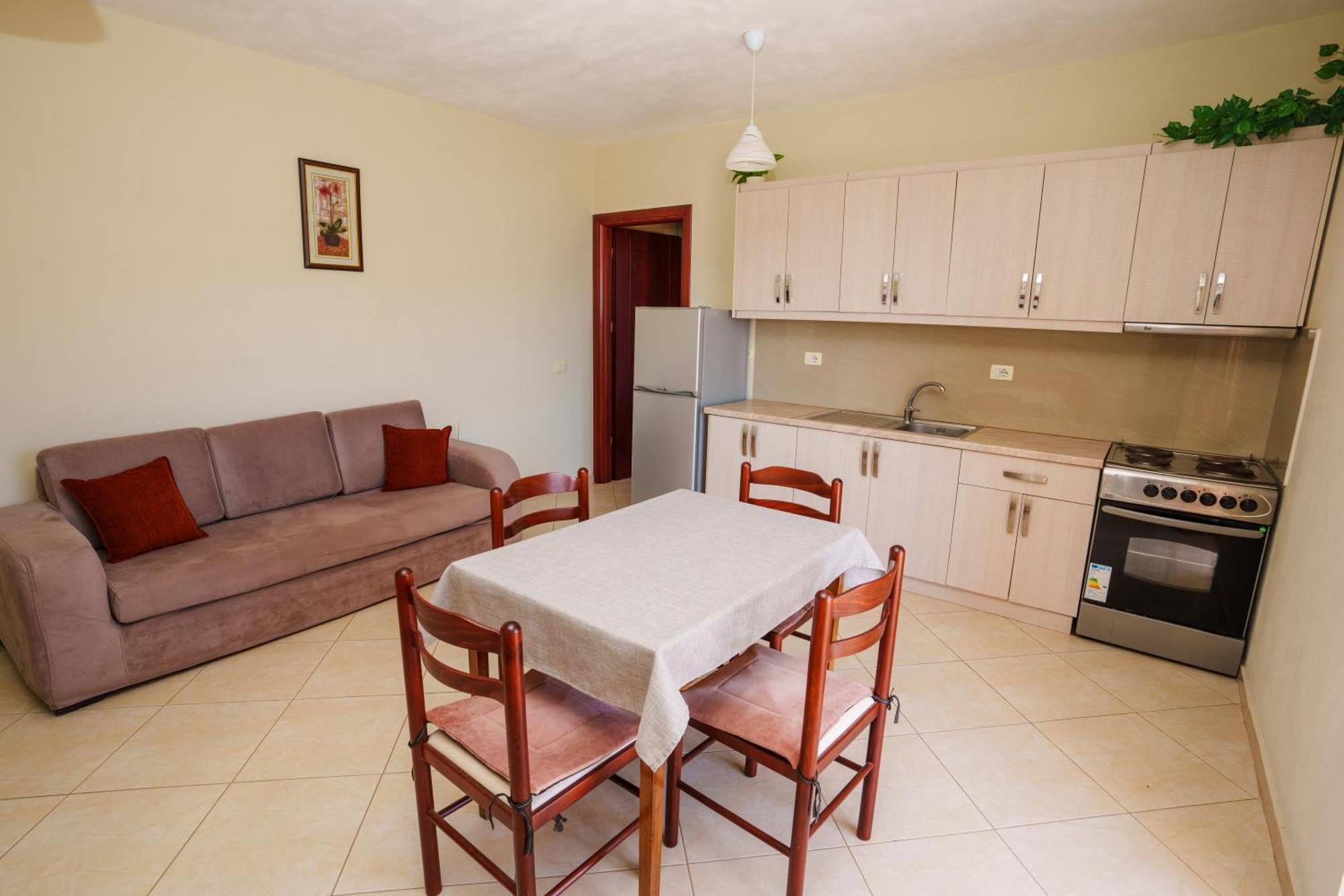 סרנדה Sarah'S Apartments - 5 Min Walk To Beaches & Boulevard - Big Balcony! מראה חיצוני תמונה