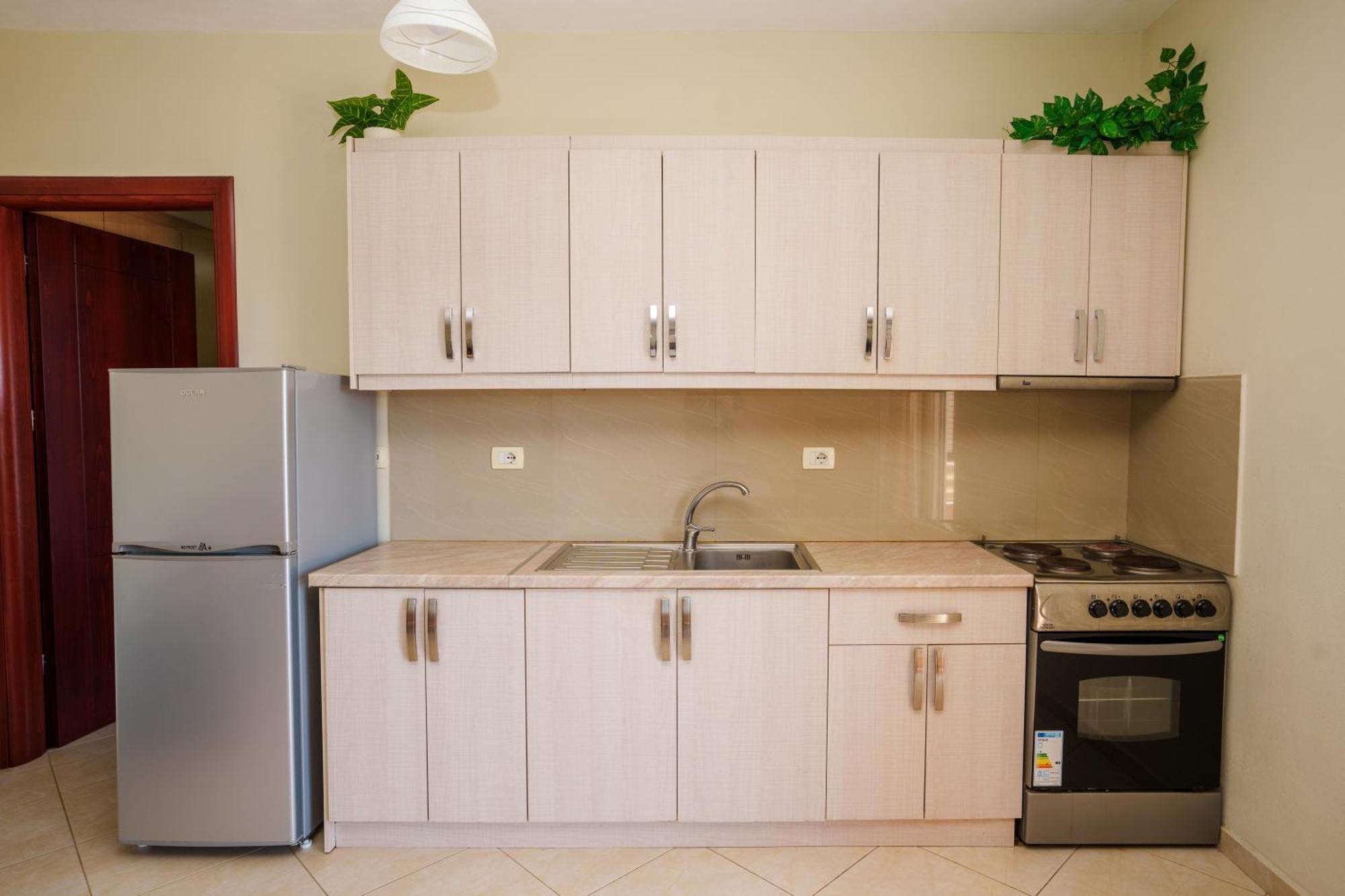 סרנדה Sarah'S Apartments - 5 Min Walk To Beaches & Boulevard - Big Balcony! מראה חיצוני תמונה